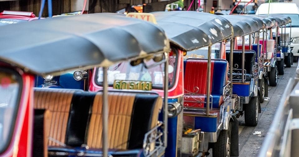 Tour Madrid estándar en Tuk-Tuk