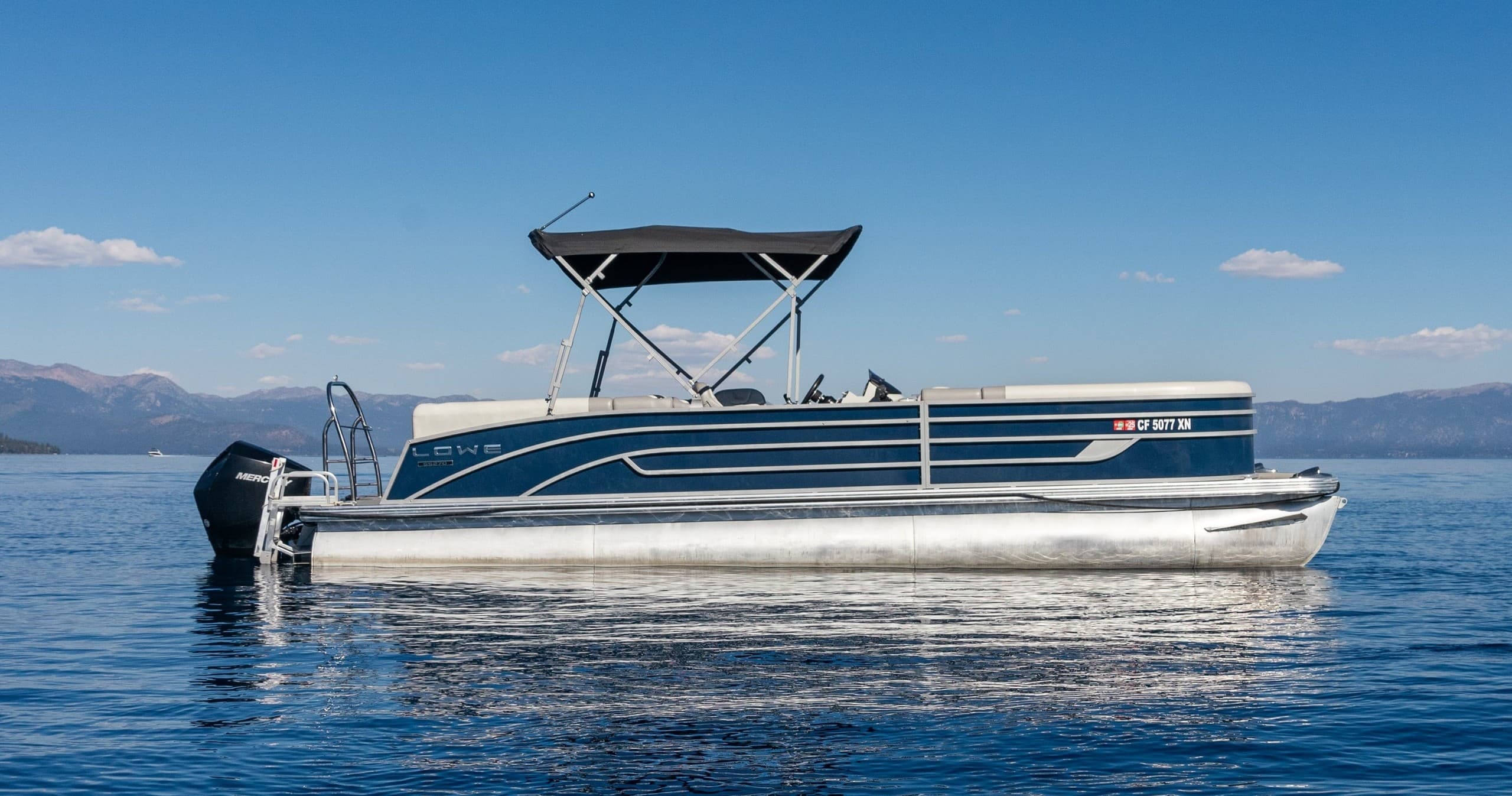 27' Pontoon w/Driver