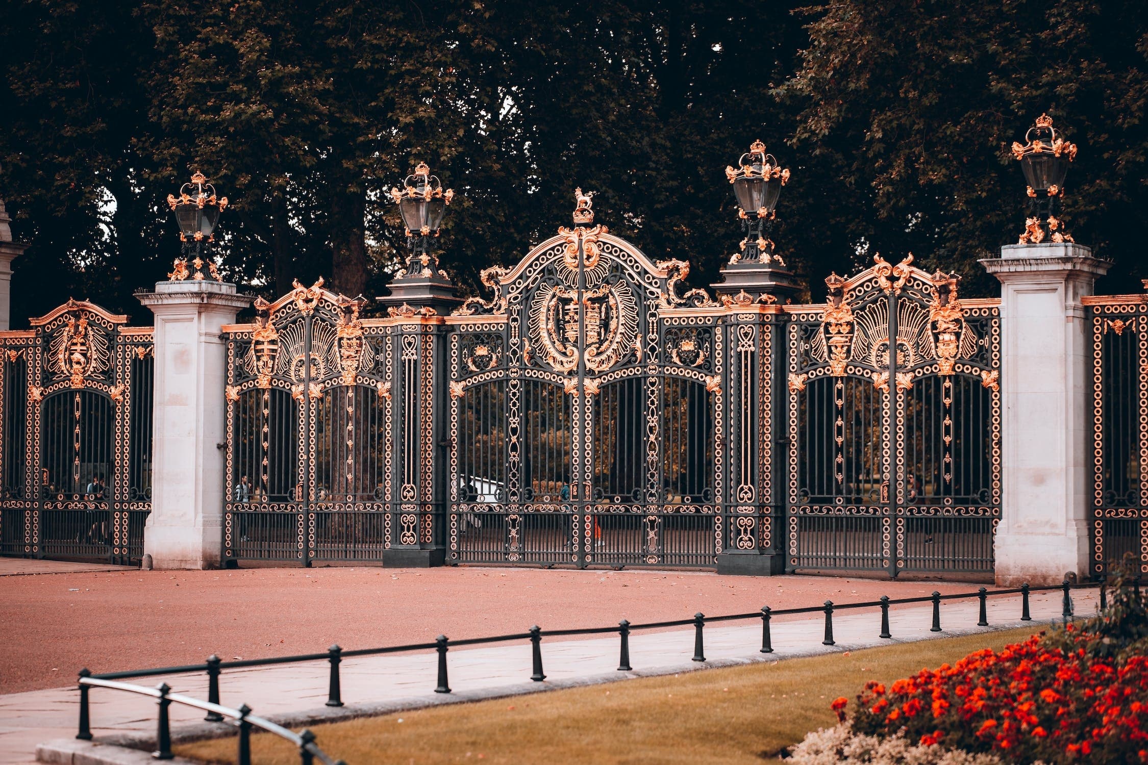 Royal Tour w/ Buckingham Palace Entry! Guided Tour - Semi-Private (ENGLISH)