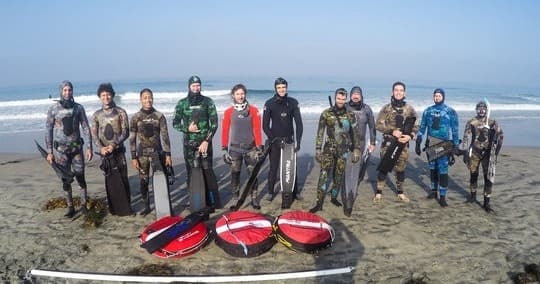 Group Line Diving