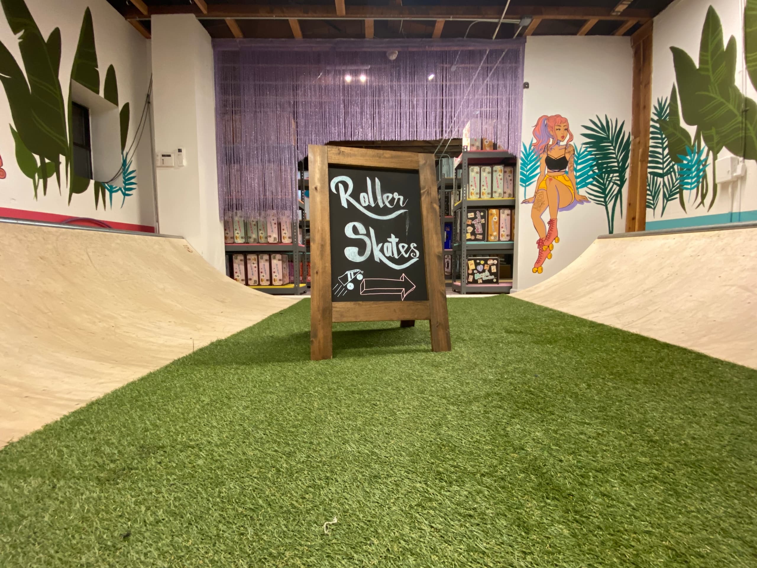24 Hours Roller Skate Rentals - Long Beach