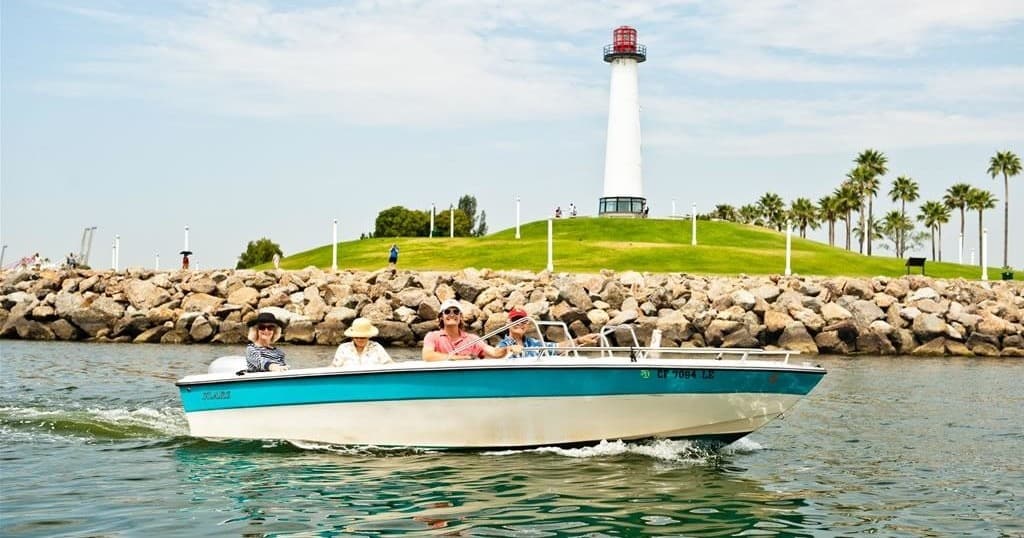Powerboat 9.9 hp In-harbor