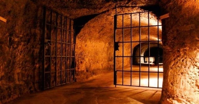 Gruppen Führung: Historische Felsengänge