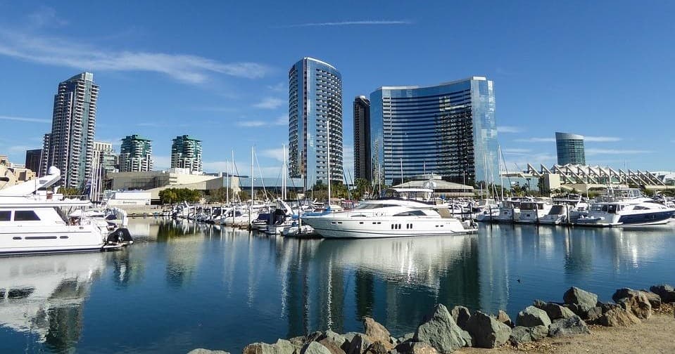 Seaport & Little Italy Easy 4-Mile Running Tour (5-mile option))
