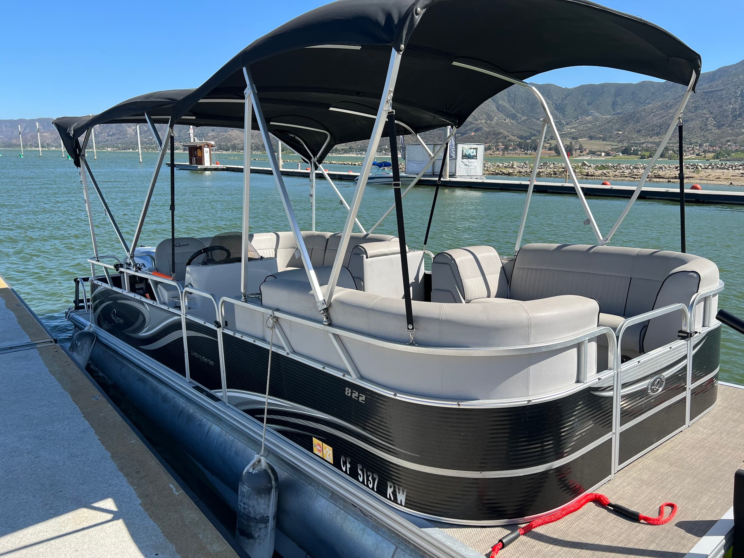Qwest Luxury Series 822 Lanai Cruise Rental