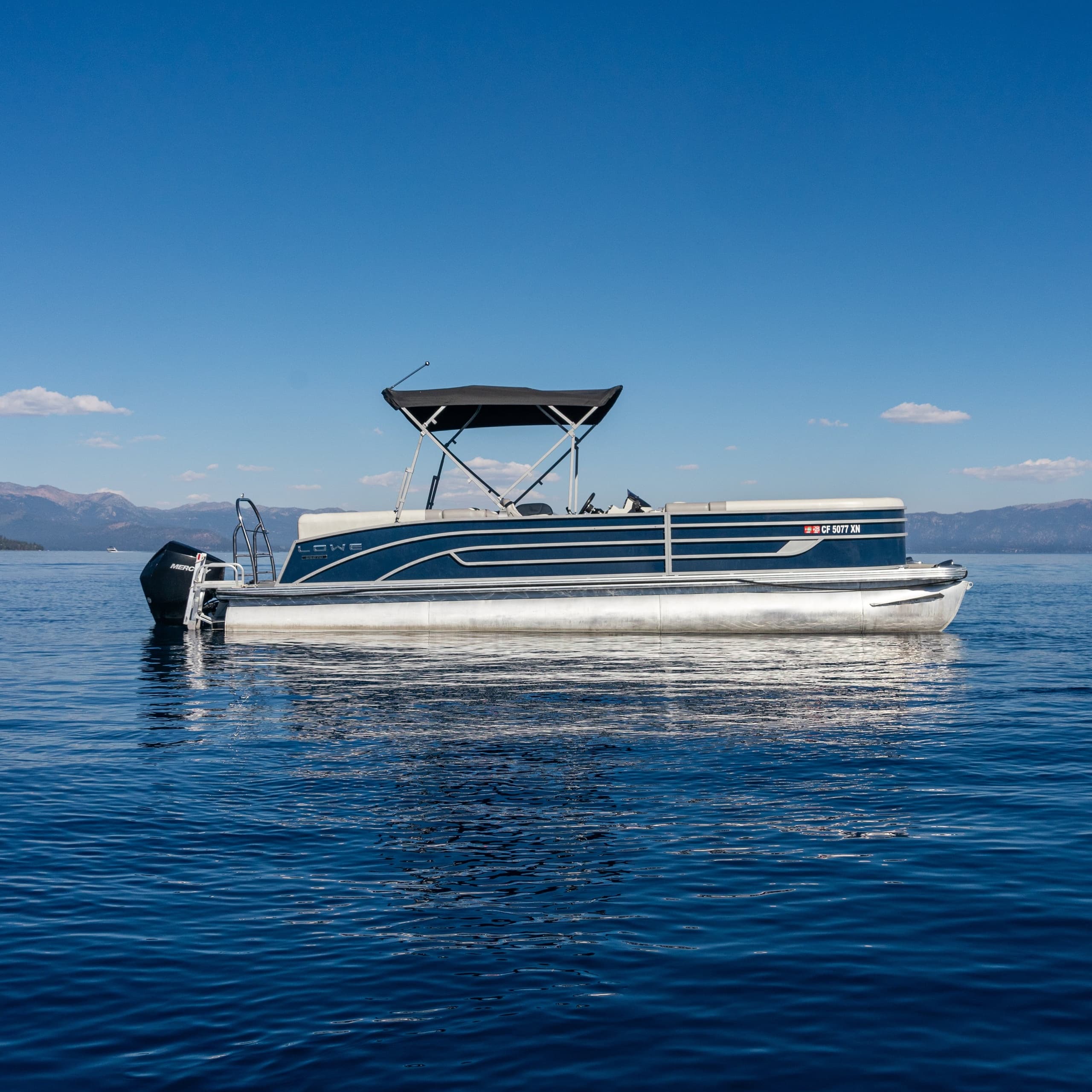 Rent a 27' Pontoon