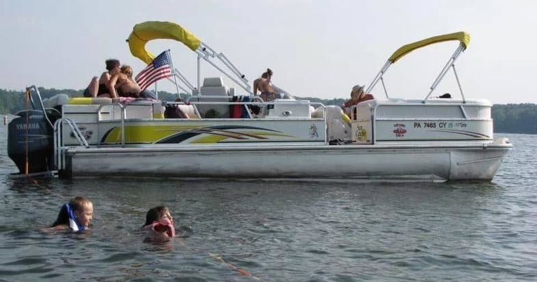 18' Pontoon Boat Rental