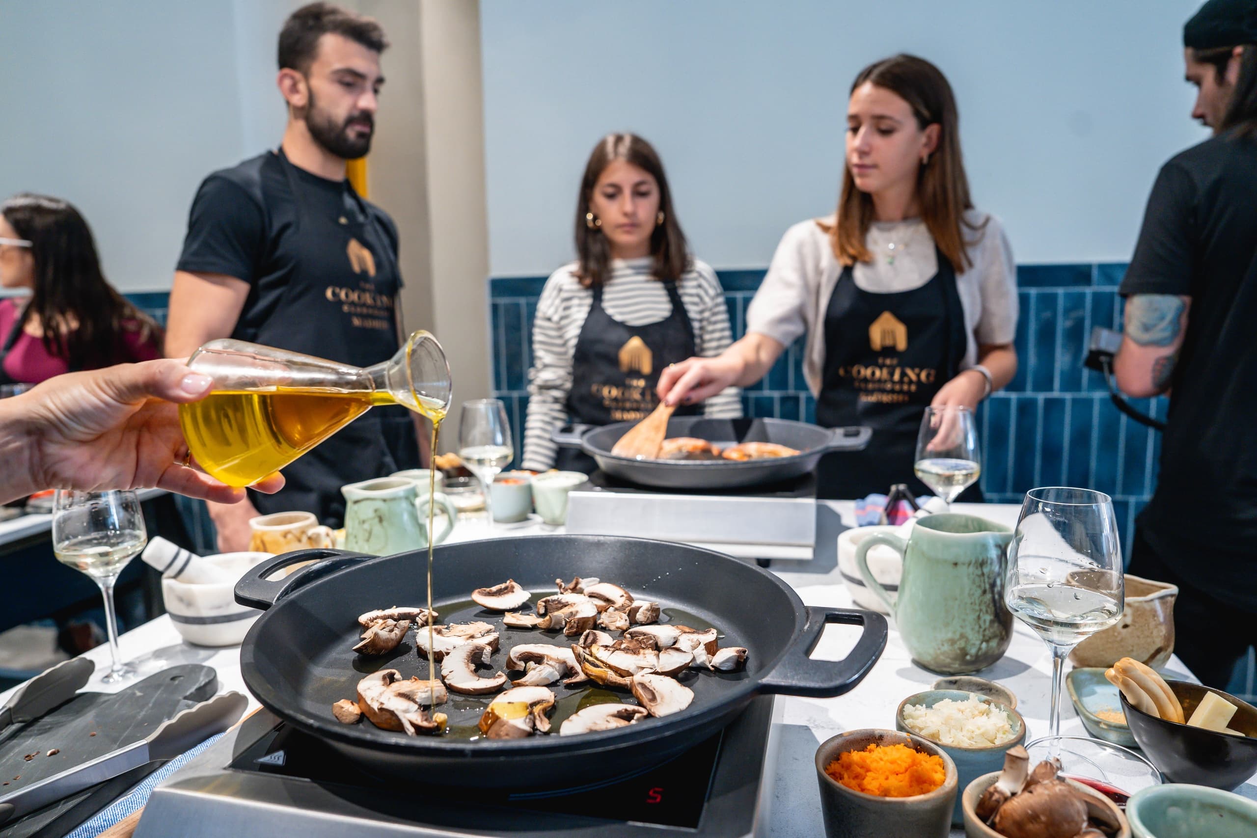 Paella passion workshop + Market Tour and Tasting