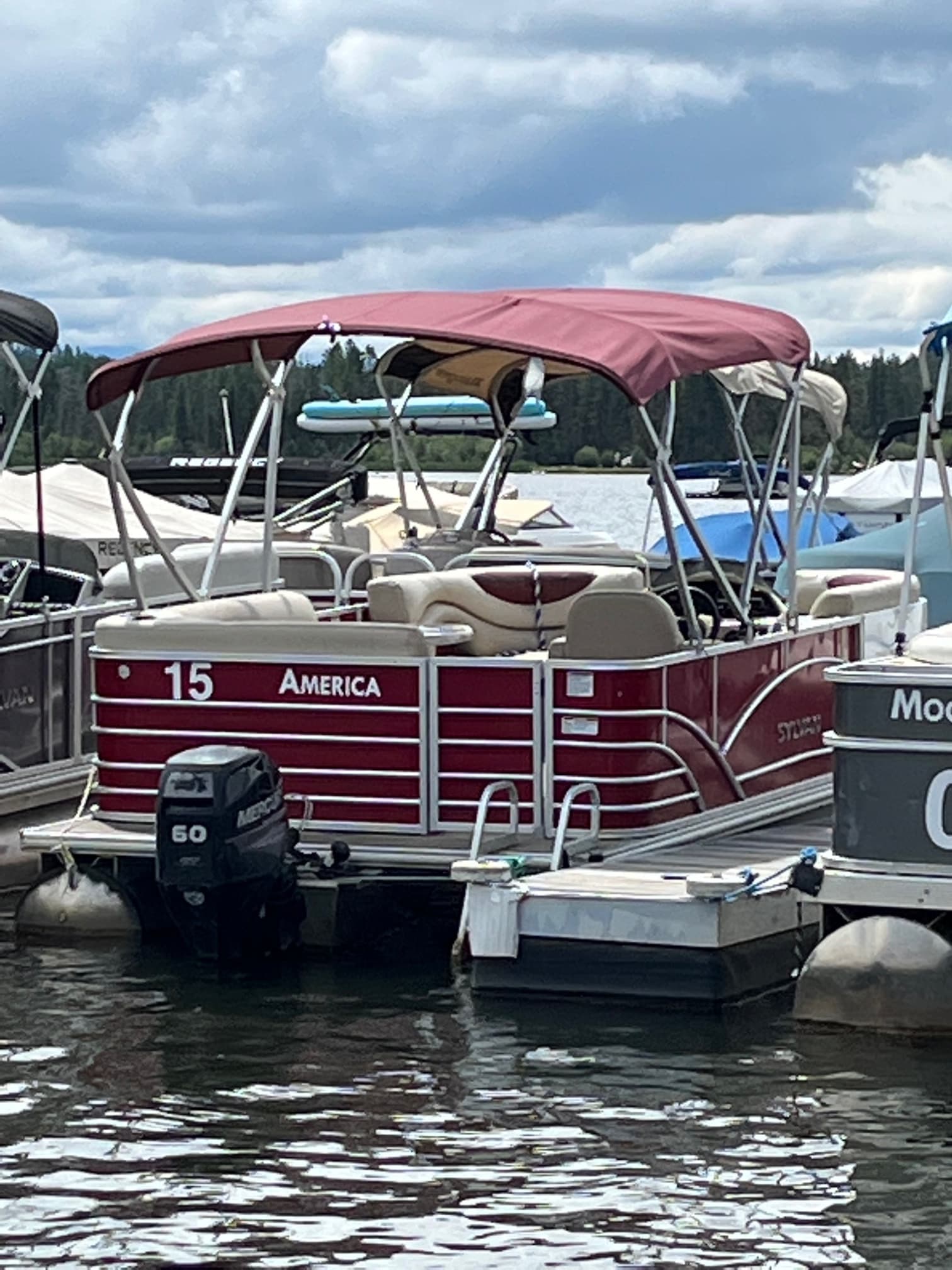 18' Pontoon (No Pets)