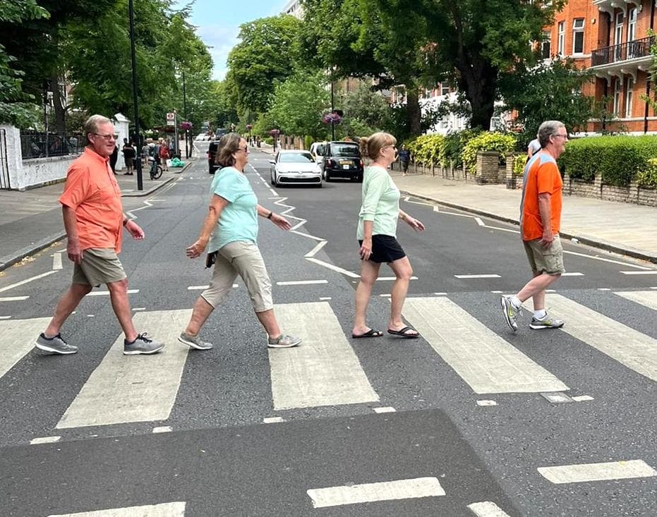 London Calling: Rock n’ Roll Private Half-Day Tour in a London Taxi