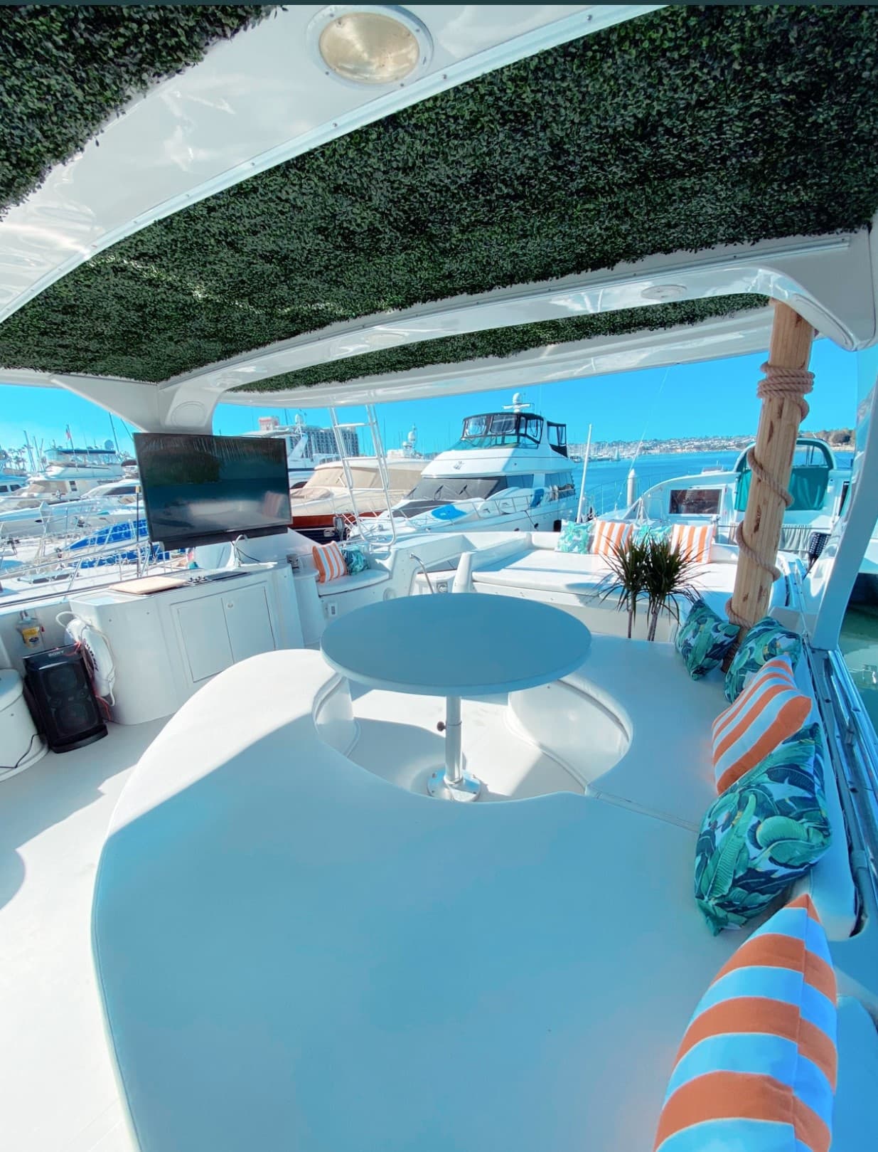62' Island Boat: 🥳#1 Party Deck 🎤Karaoke 💃Dance Floor 🏈TVs 👙Swim 🌆San Diego