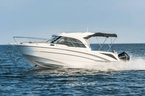 Antares 8 (26') Power Outboard Cruiser