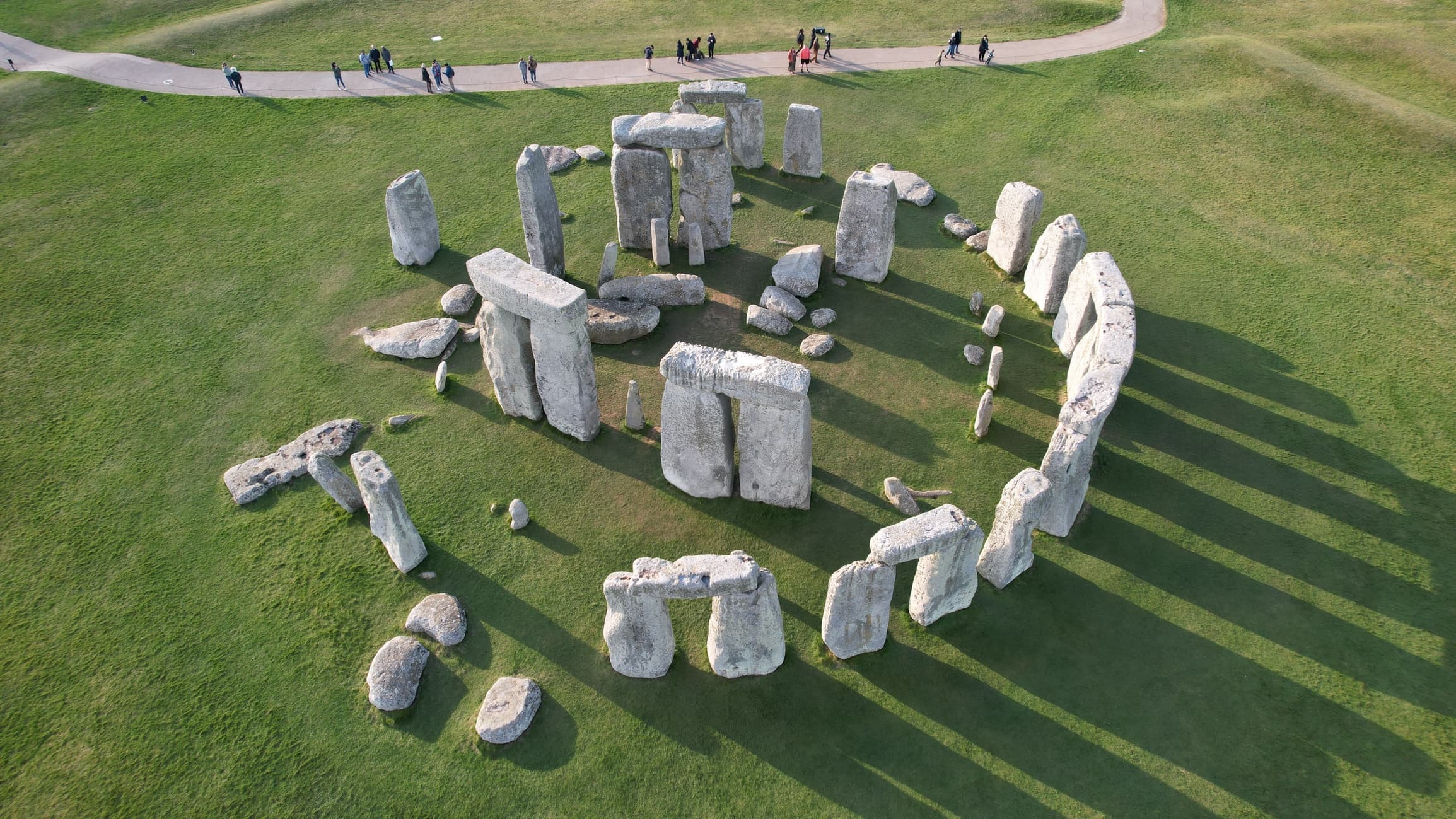 Visit Stonehenge & Salisbury Cathedral: Private Day Trip from London