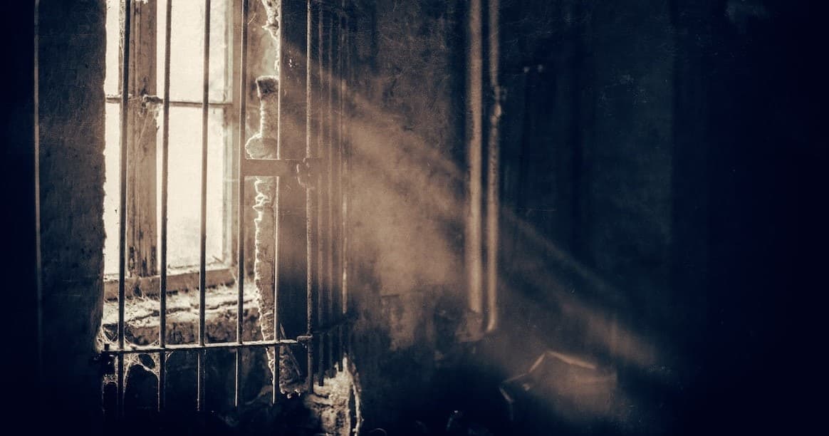 VR Escape Room - The Prison