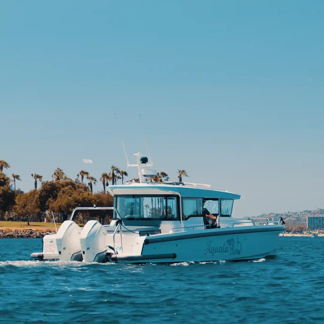 Aquata Charters | Luxury and Speed!