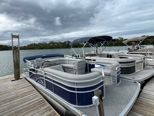 # 60 NEW 2024 20ft Bennington pontoon seats 10