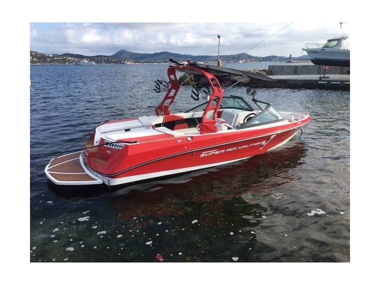 Private Boat Tour on an amazing Super Air Nautique 210