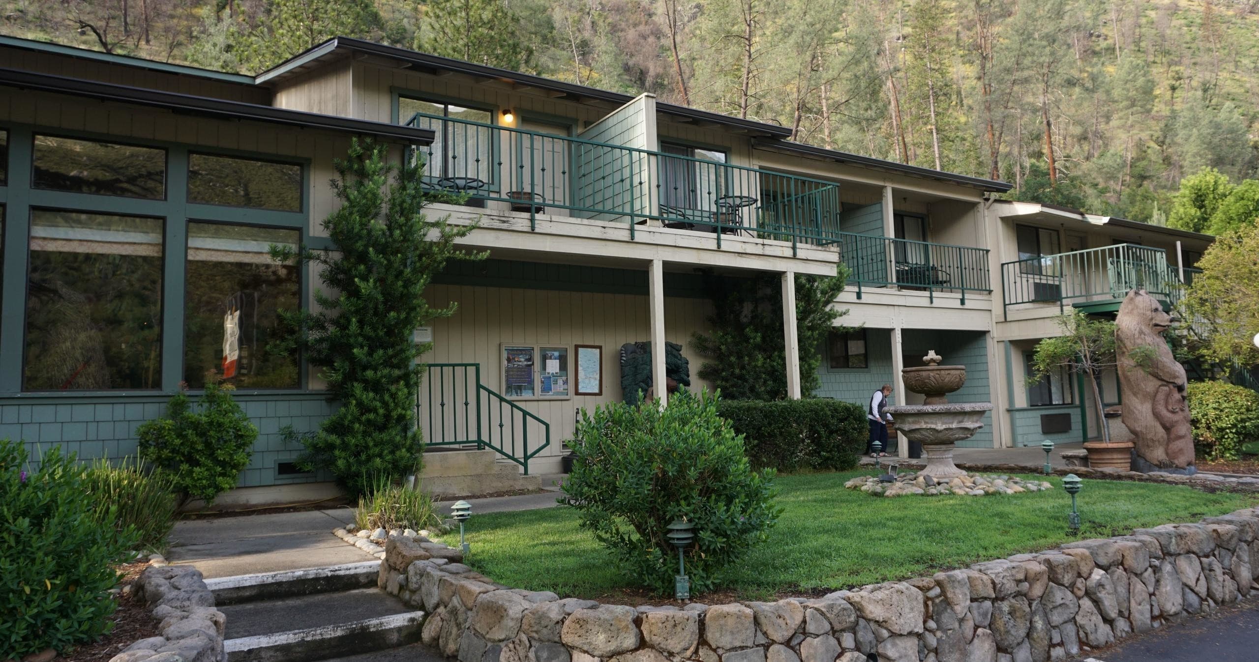 Yosemite 2 Day Tour - Cedar Lodge Stay