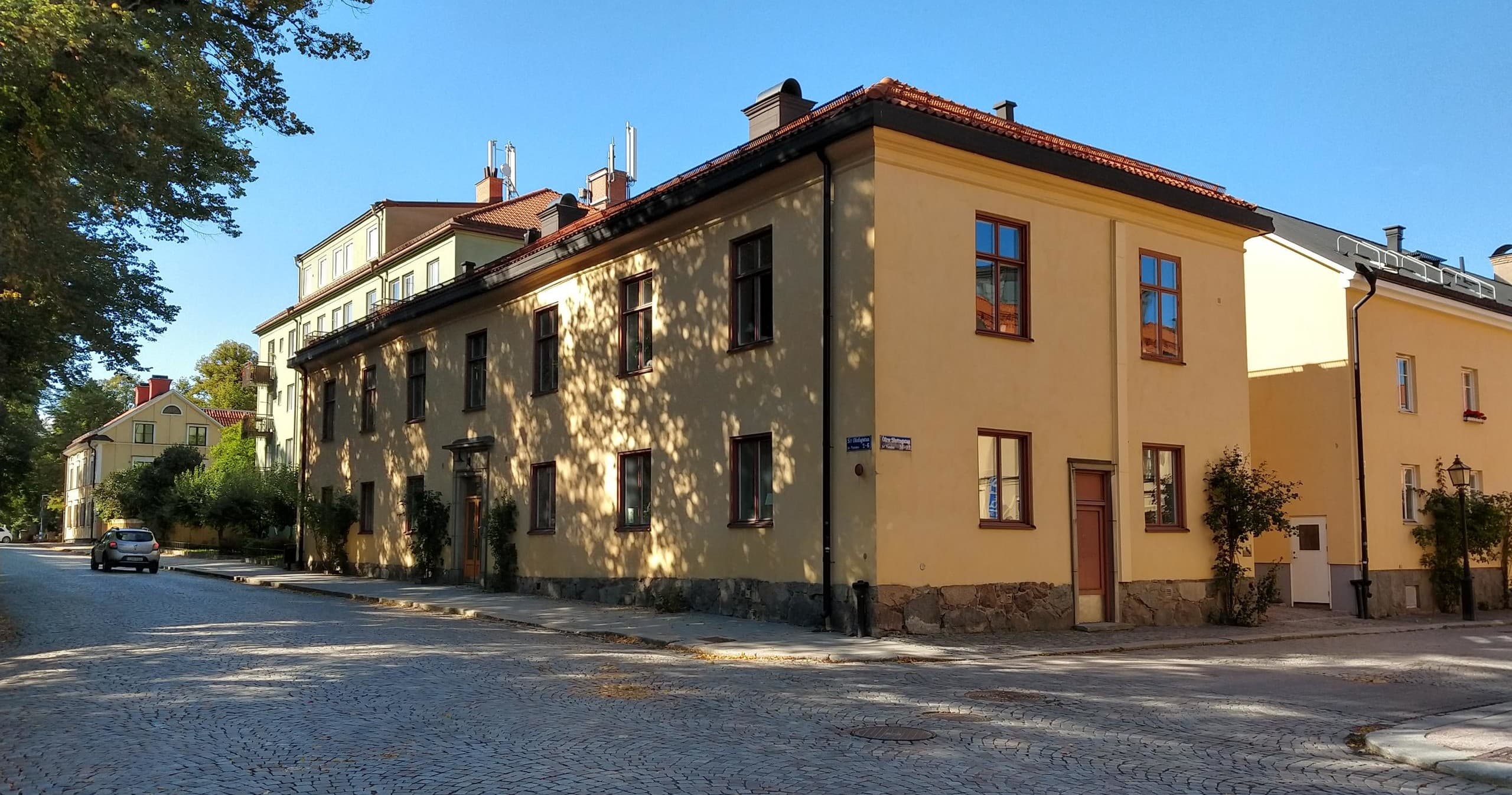 Witchcraft, plague outbreak, gallows hill and evil death - a Södermalm walk 1h