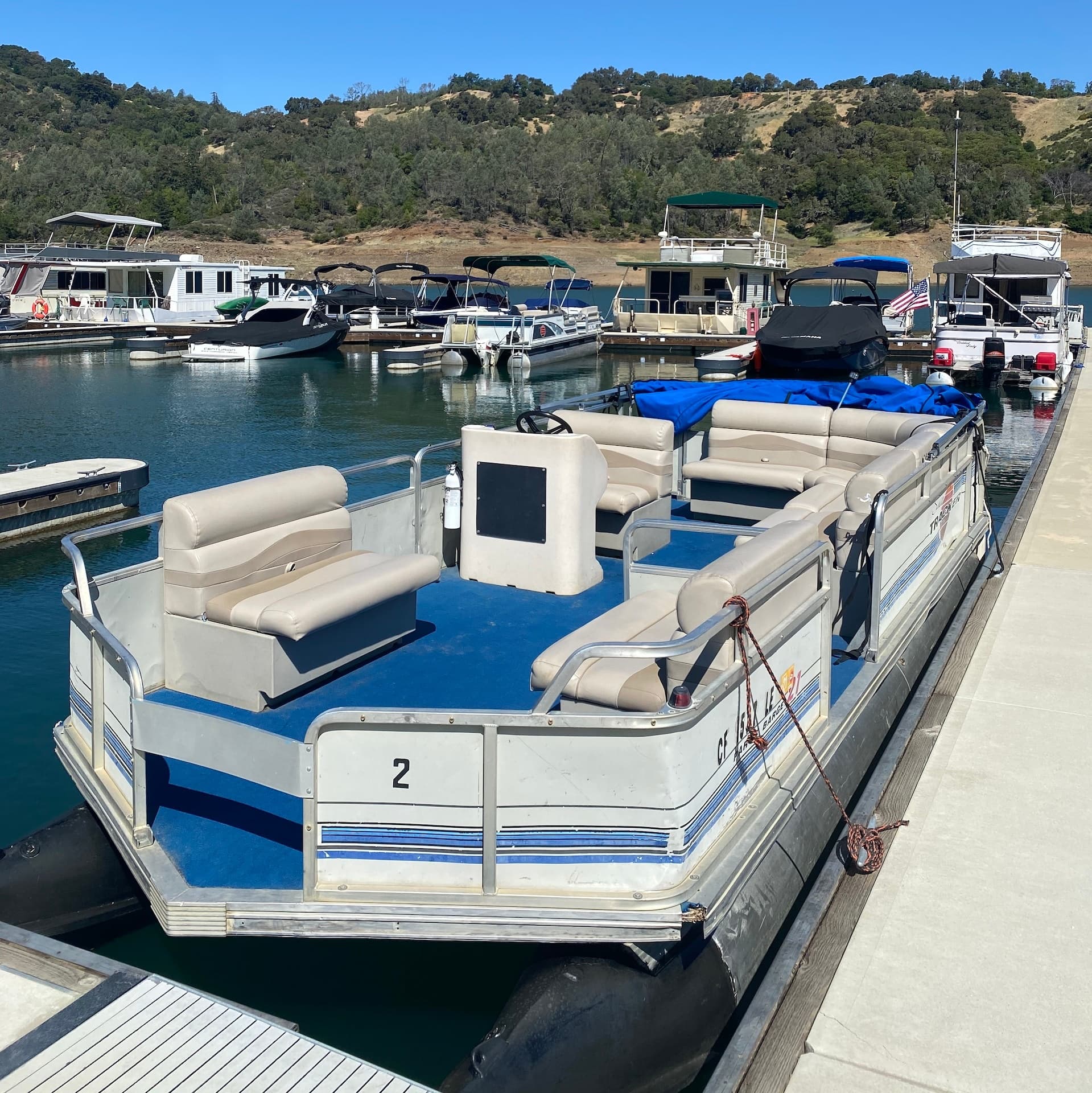 10 Person Pontoon Rental