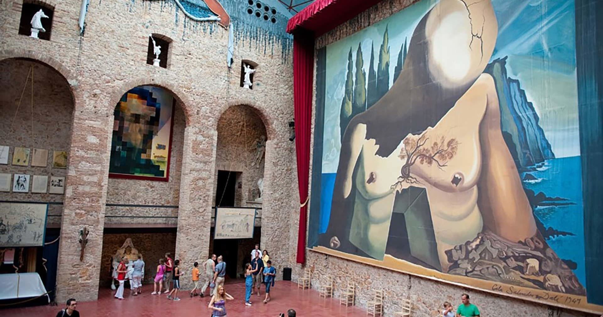Private Dali Museum, Figueres and Cadaques Full-Day Tour with Hotel pick-up from Barcelona (FD)