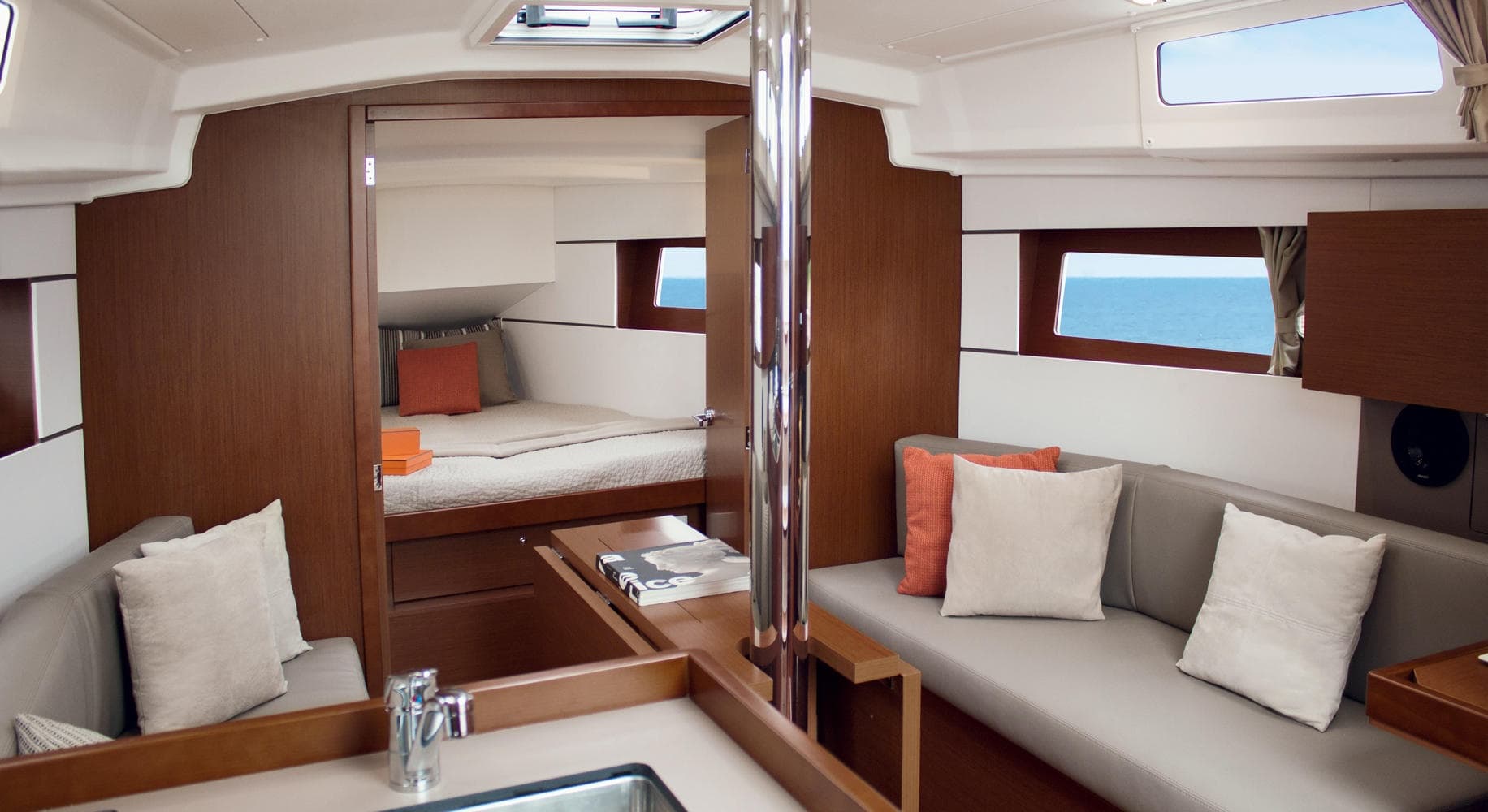 Oceanis 38.1 Into The Mystic