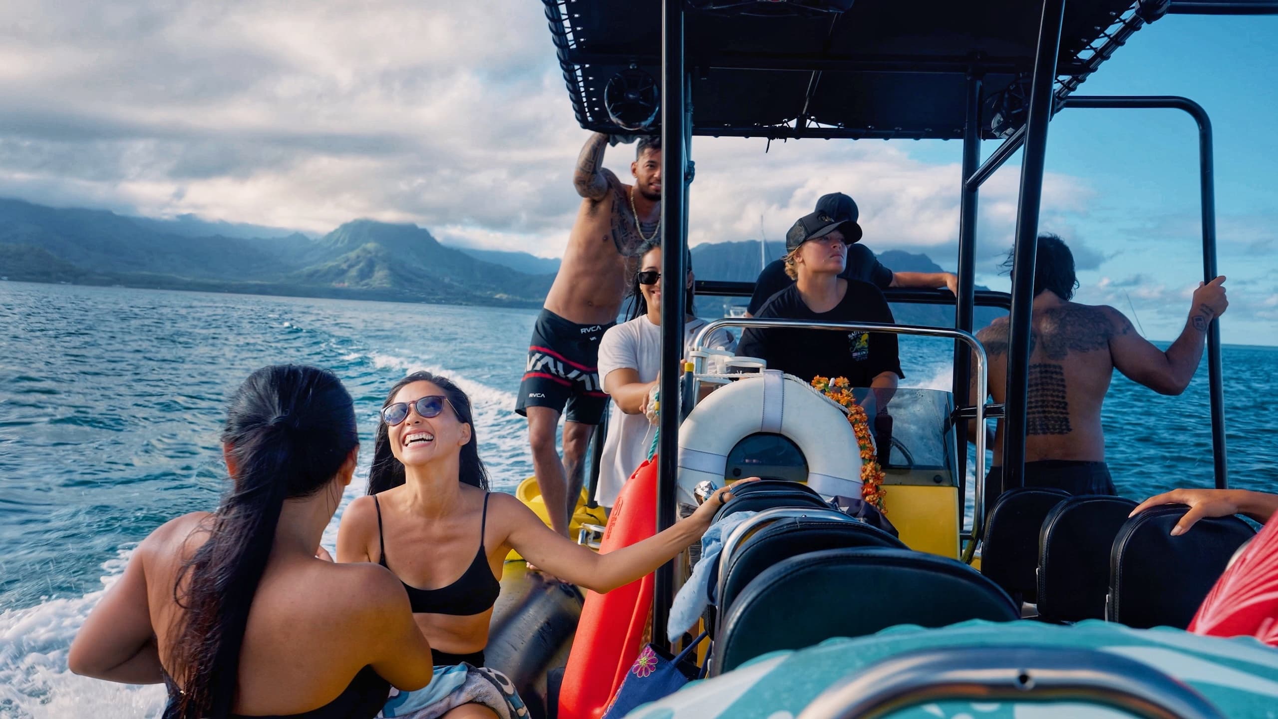 Private Waikiki Thrill Boat & Snorkel Tour
