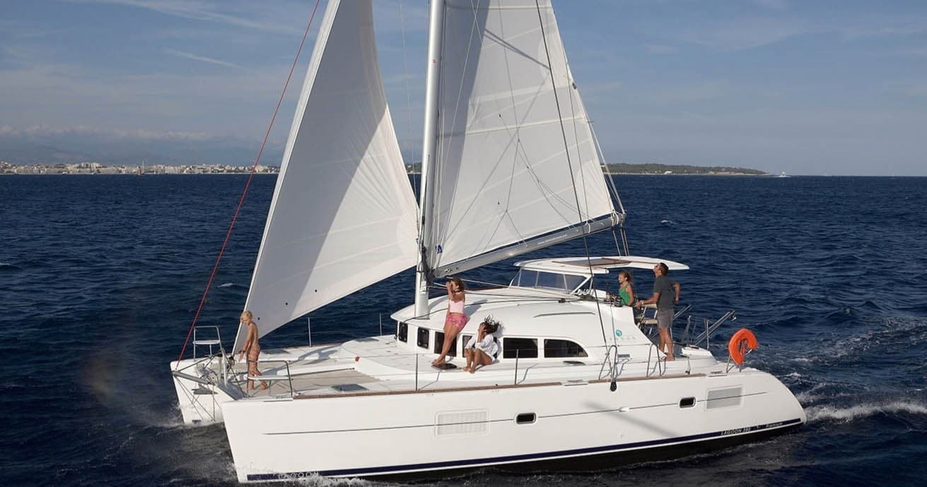 Lagoon 380 - Coronado Bareboat Rental