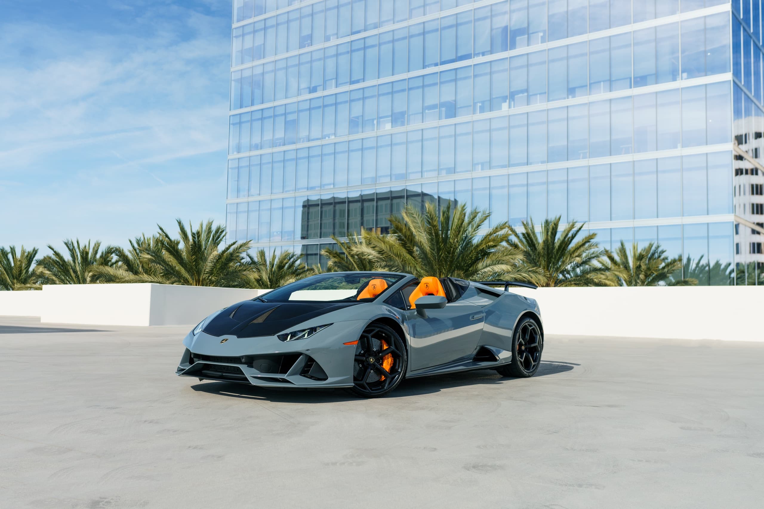 Grey Lamborghini Huracan Evo Spyder