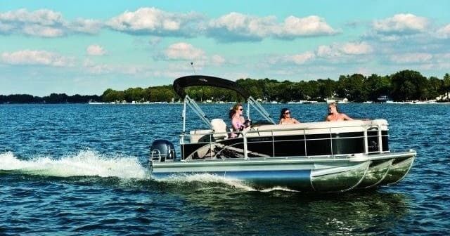 20′ Pontoon Boat