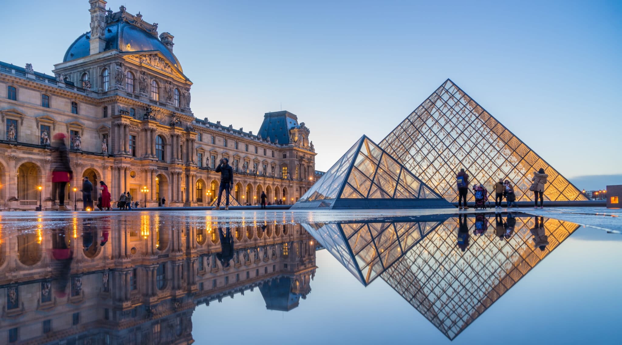 Louvre Museum Guided Tour Options with Entry Ticket