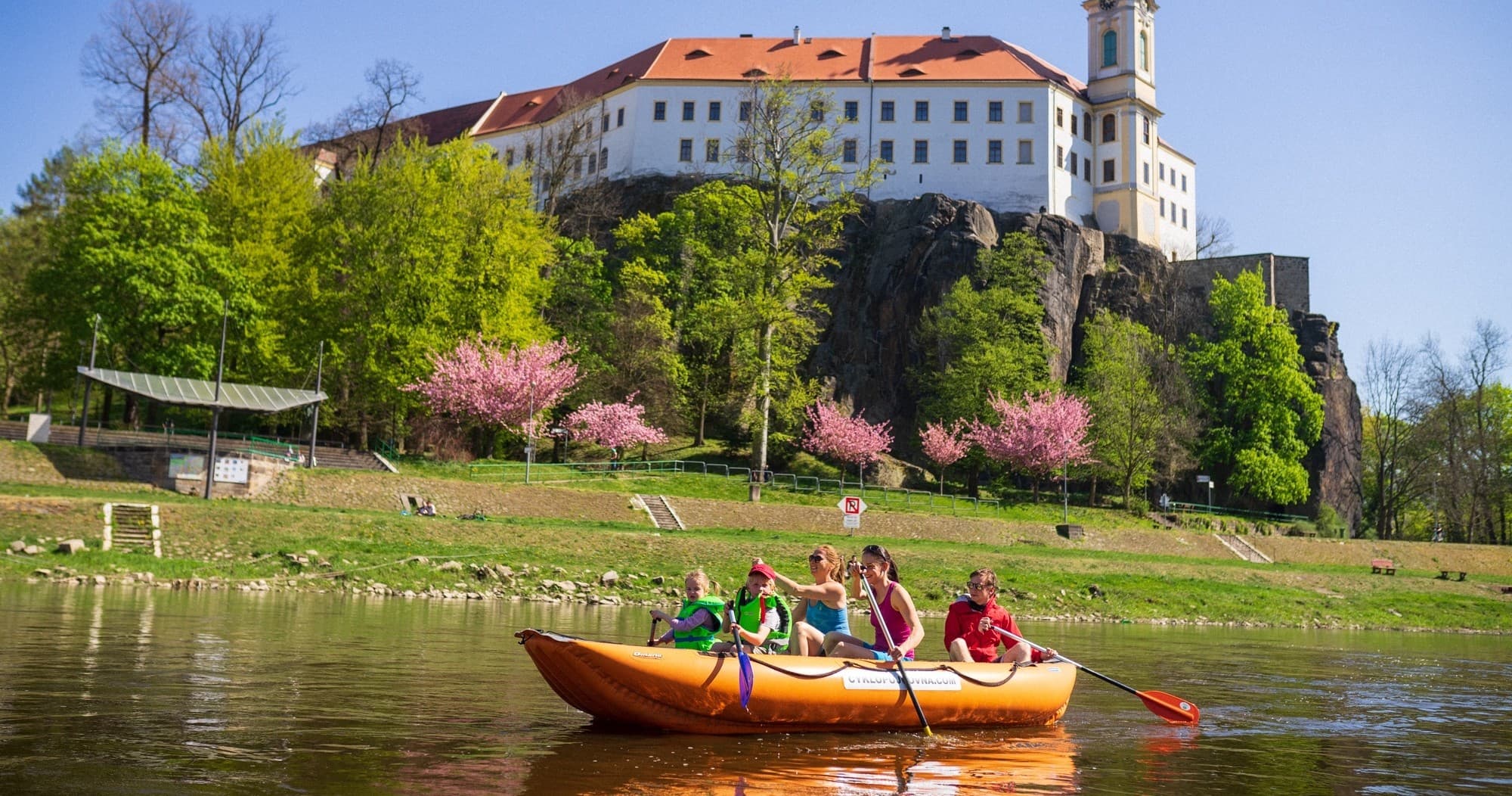 RAFTING : Děčín - Dolní Žleb 2 hrs