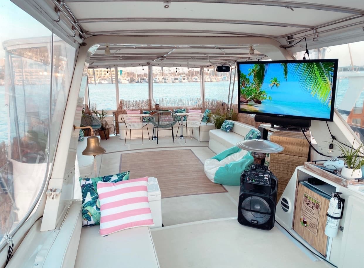 59' Island Boat: 🥳#1 Party Deck 🎤Karaoke 💃Dance Floor 🏈TVs 👙Swim 🌆MDR (LA)