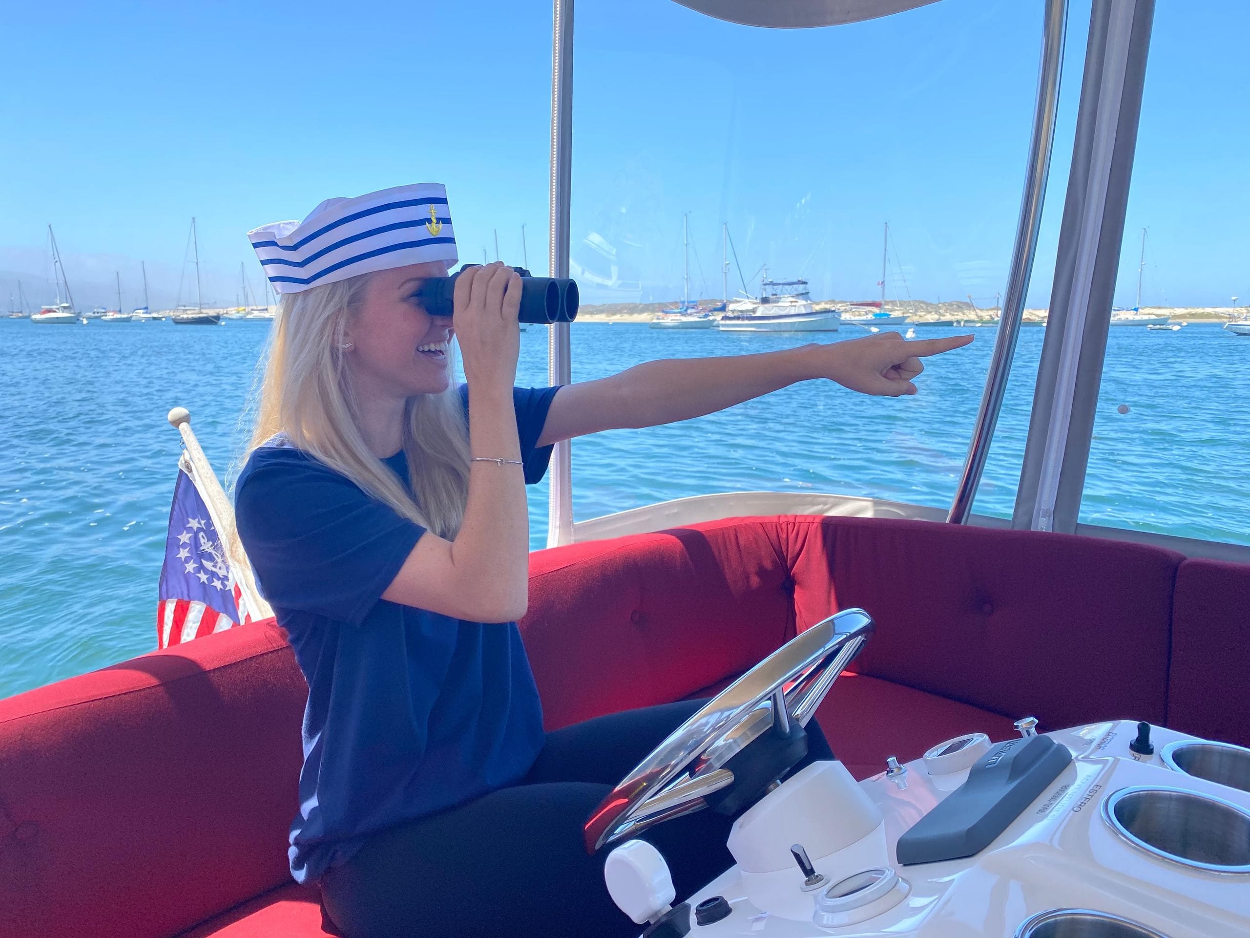 1- Hour Electric Pontoon Style Boat Rental