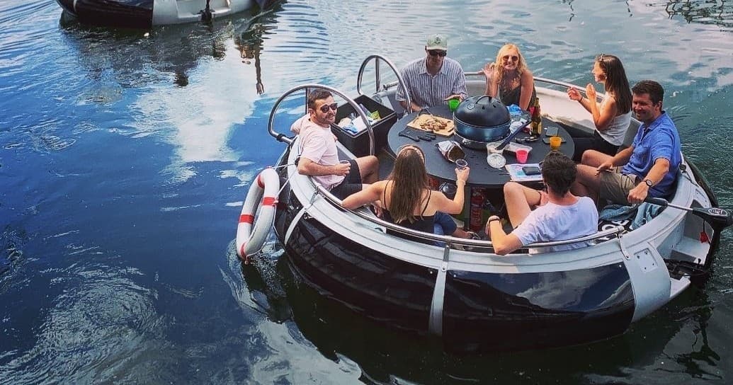 Donut Boat Rental - Self Captained - 10 ppl max - Lake Austin