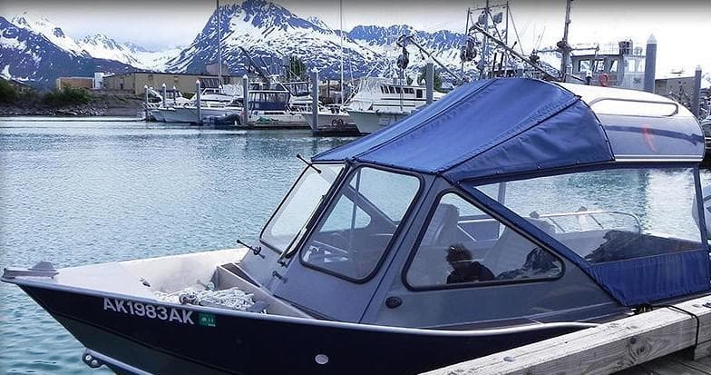 Boat 10-22'  Covered Boat
