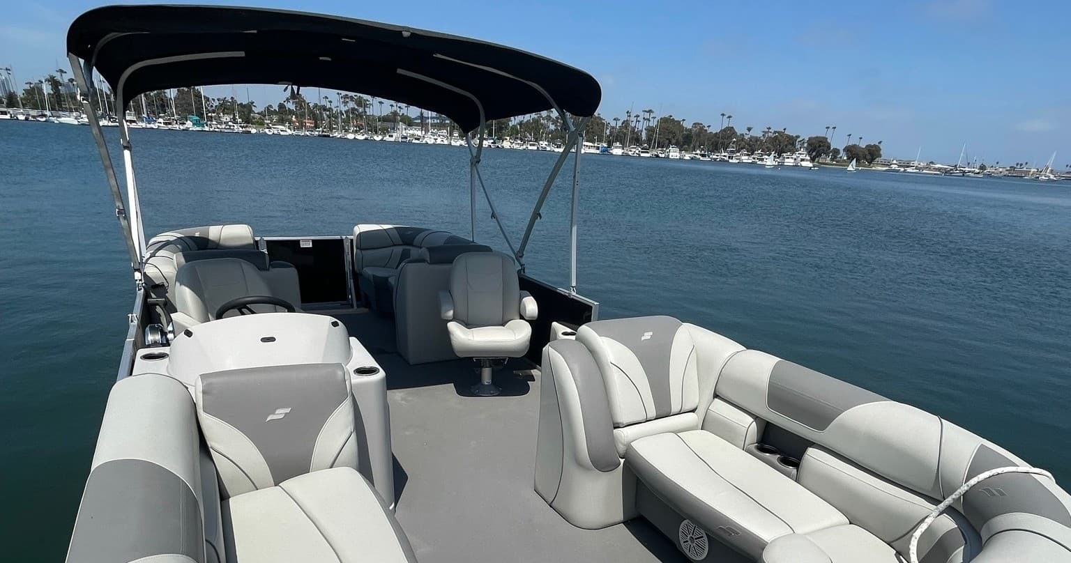 Tritoon 25 - Coronado Rental