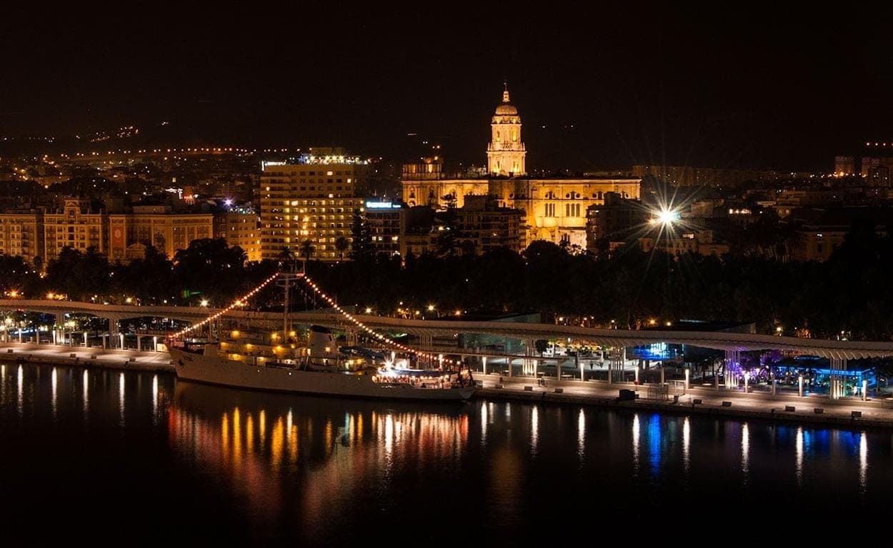 Excursión Nocturna con DJ - Málaga