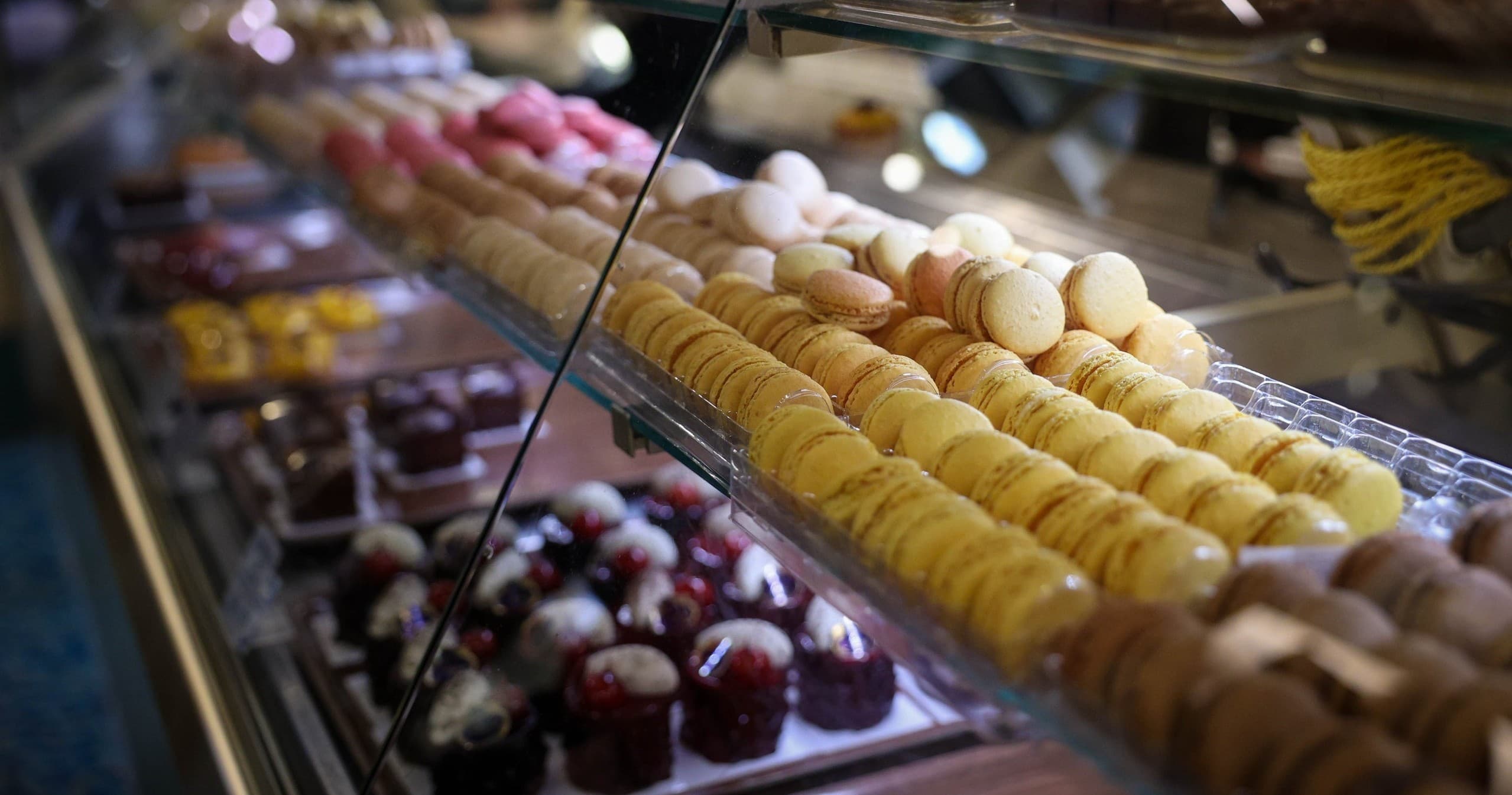 Montmartre Sweet Food Tour: Best French Pastries, Chocolates & Desserts