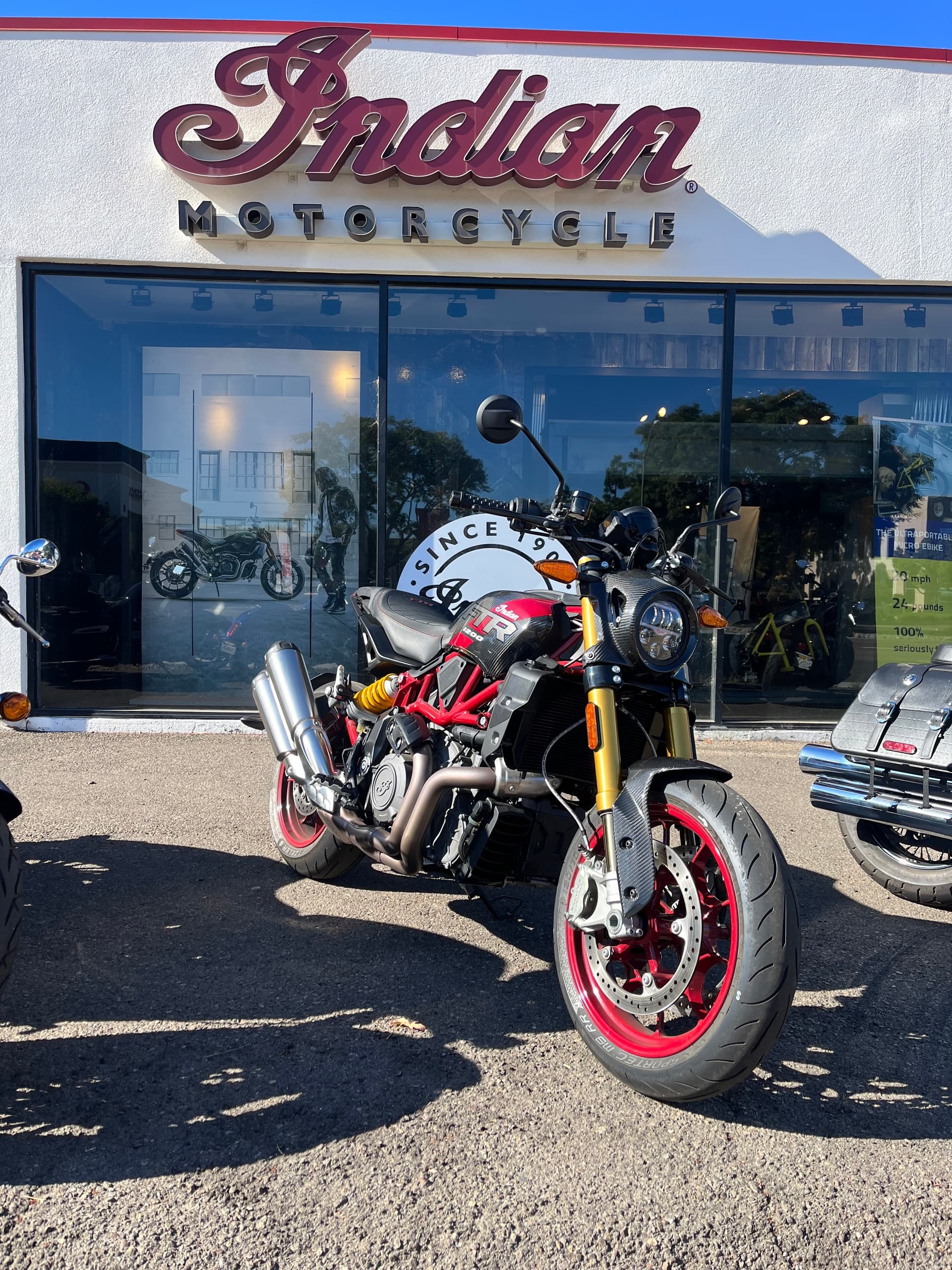 2024 FTR 1200 R CARBON