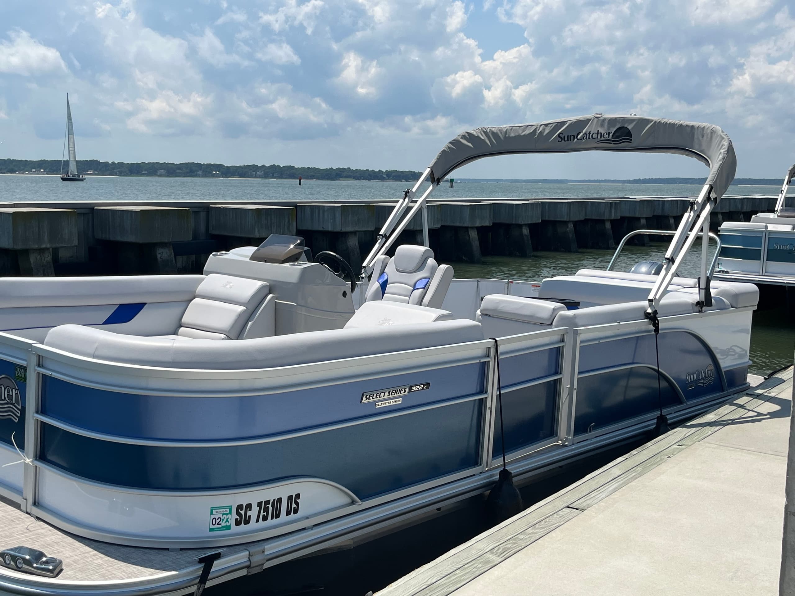 22' Pontoon Rental