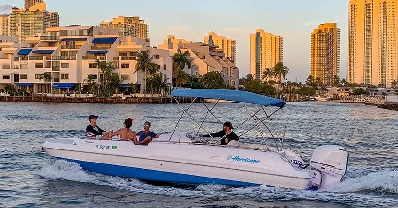 24' Luxury Deck Boat Rental