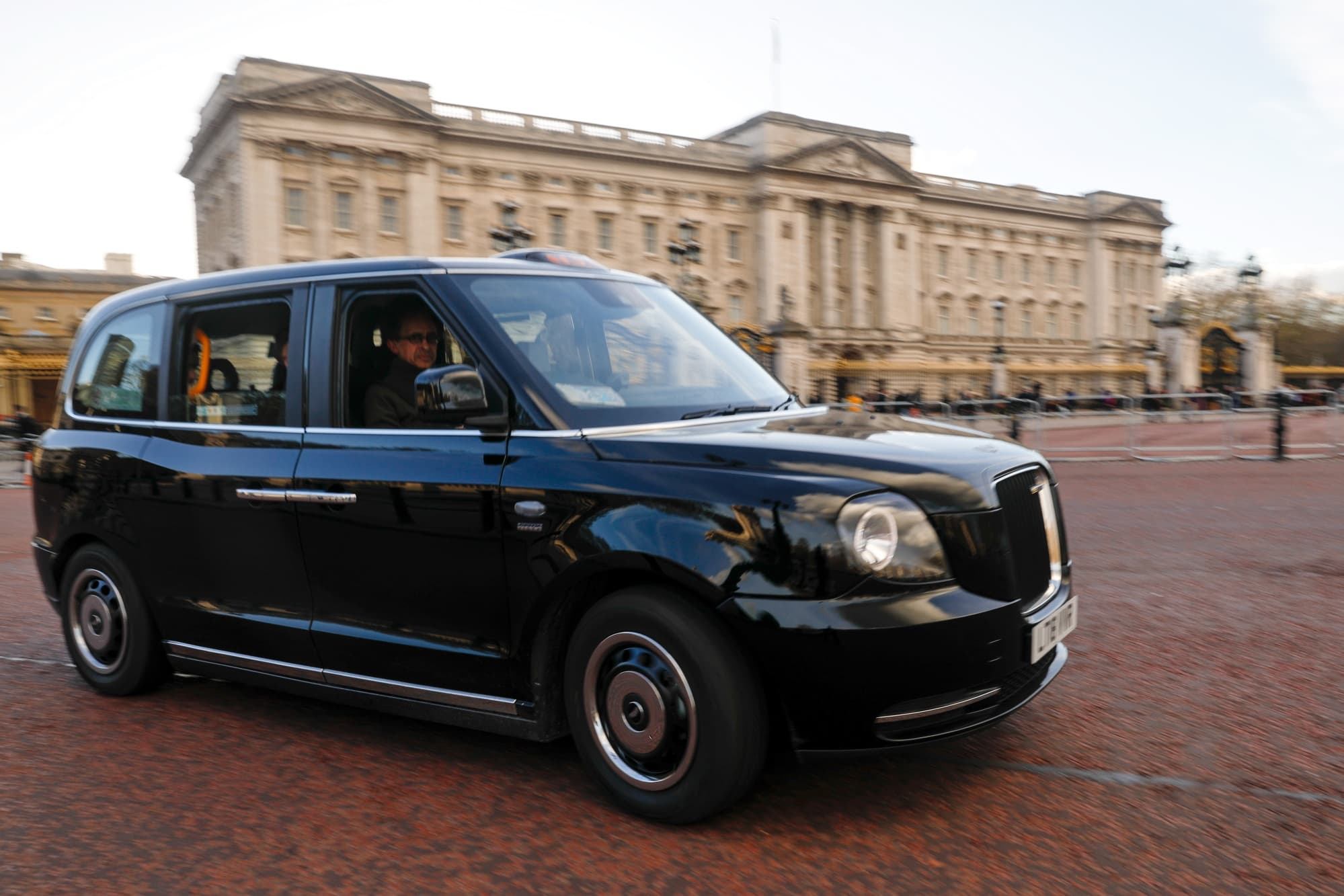 From Southampton to London: Private Transfer including Stonehenge