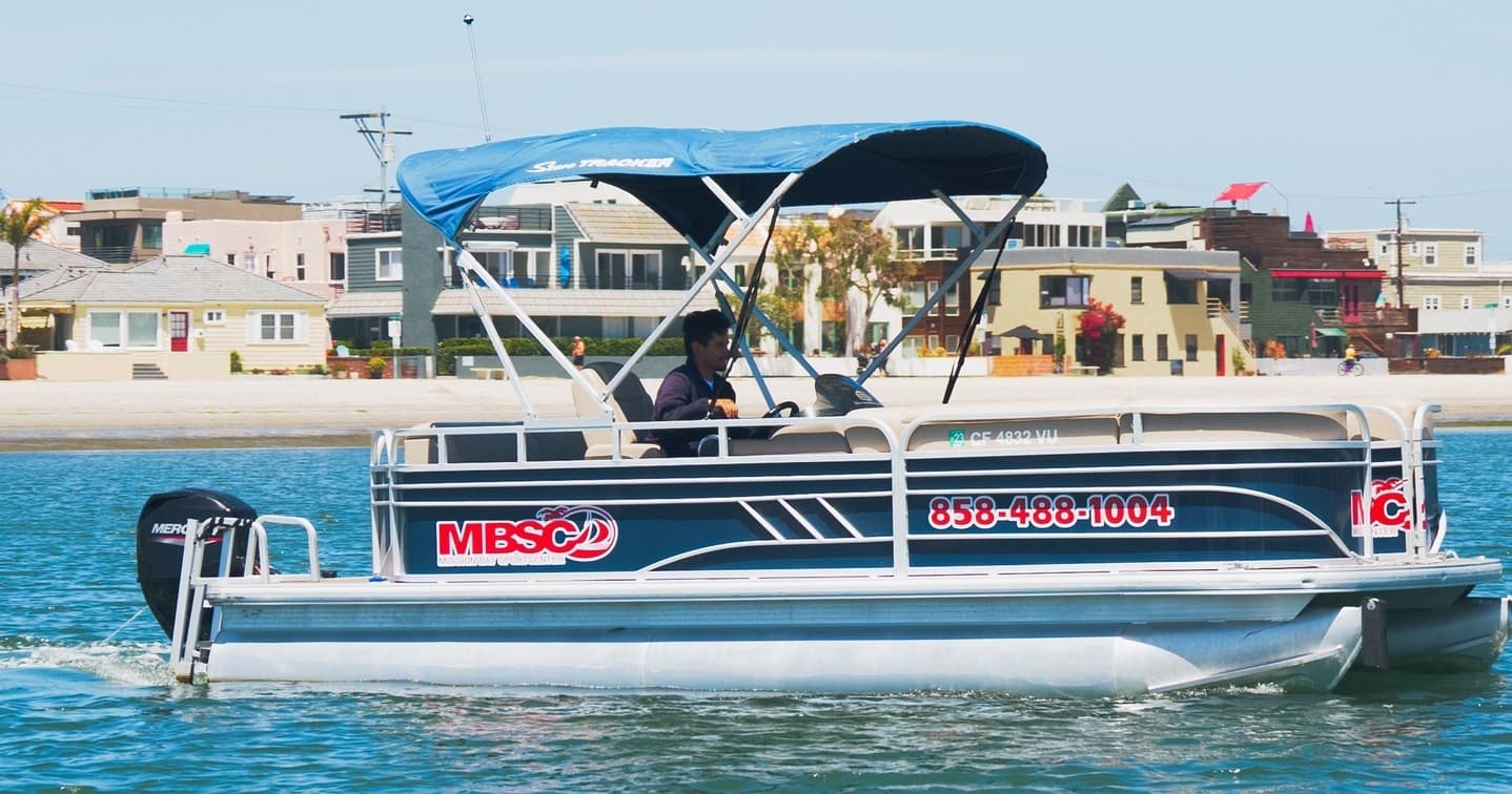 25' Pontoon Boat Rentals - Main Location