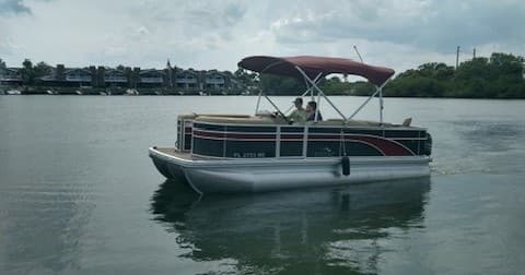 #11 22 ft 2018  tampa  —. red/tan. Bennington Tritoon