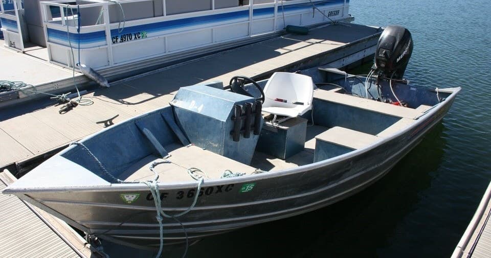 Deluxe Fishing Boat Rental: North Shore