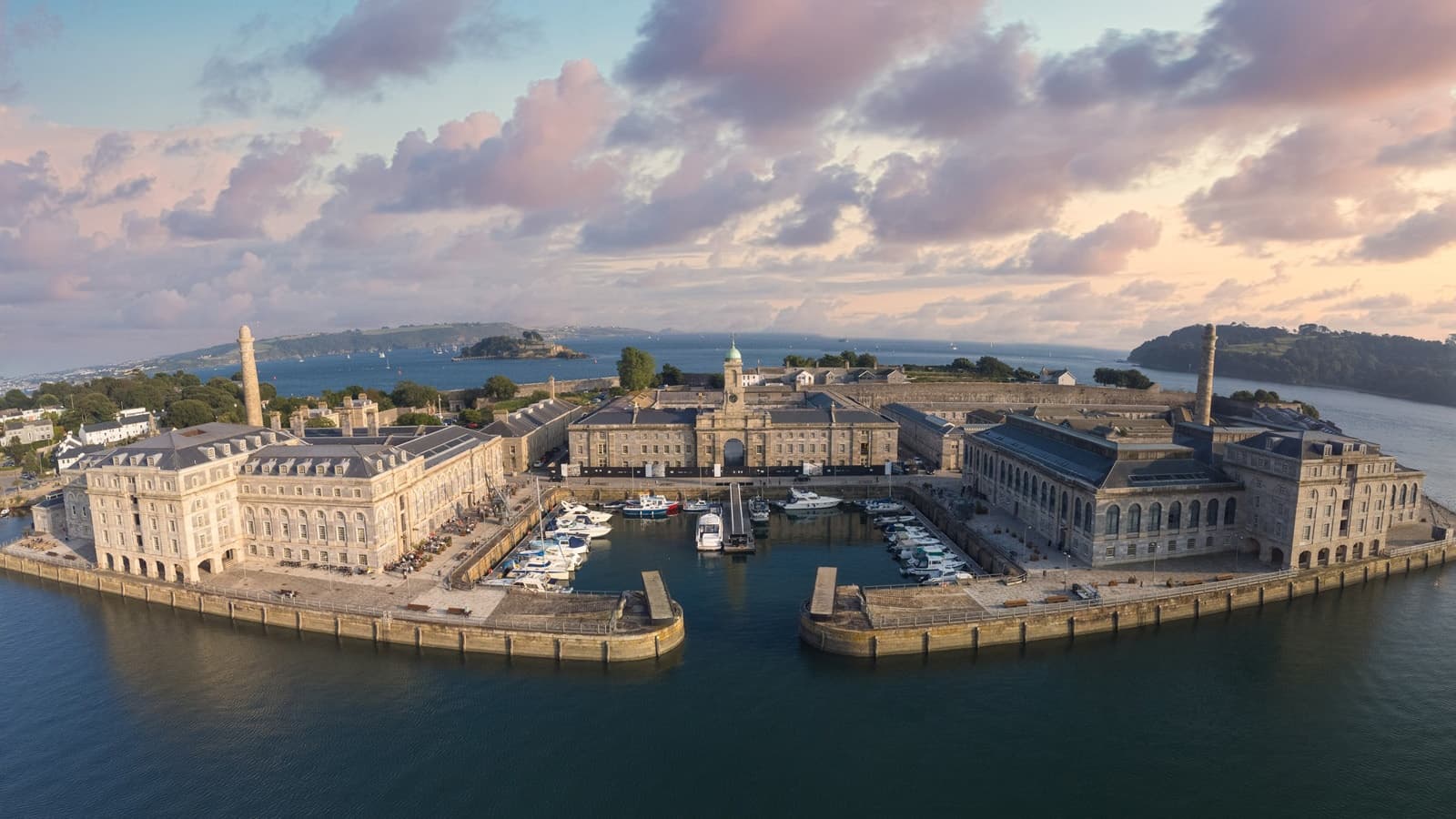 SAIL AND EXPLORE ROYAL WILLIAM YARD