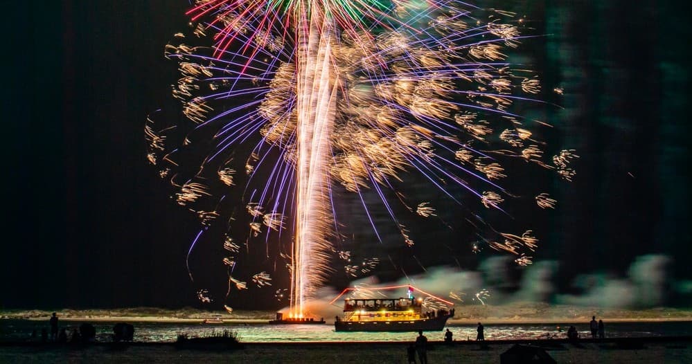 Fireworks Cruise aboard the SOUTHERN STAR
