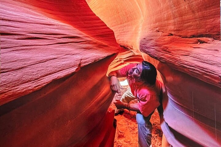Wind Pebble Canyon Full Hiking tour through Antelope Canyon